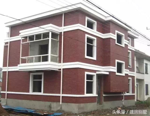 江蘇美女回娘家干了件動靜不小的事兒，鄰村的都跑來看熱鬧