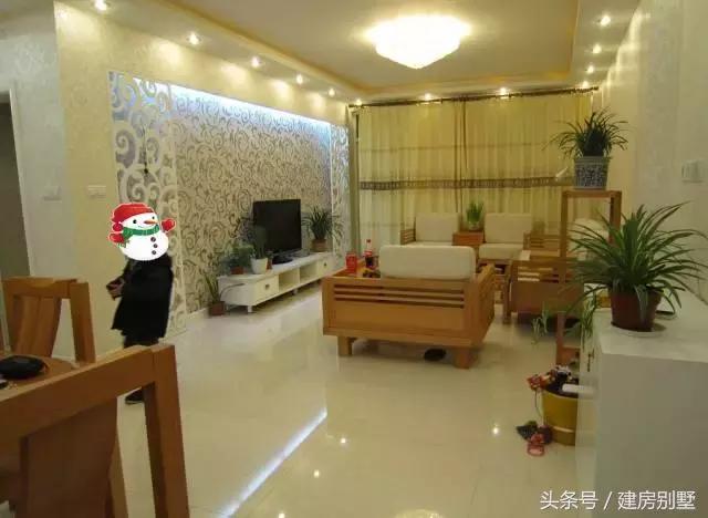 江蘇美女回娘家干了件動靜不小的事兒，鄰村的都跑來看熱鬧