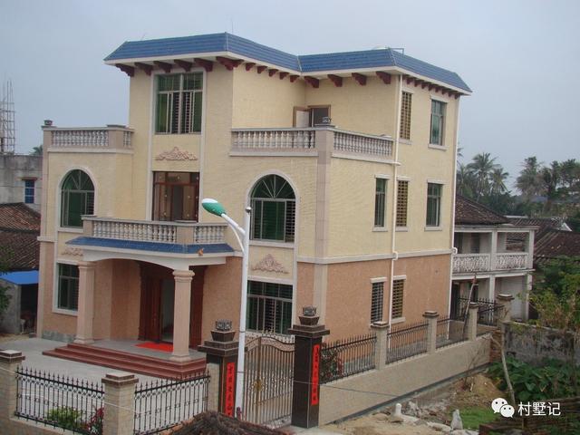 五款建成的別墅，現(xiàn)在農(nóng)村都要這樣做落地窗，才顯得大氣