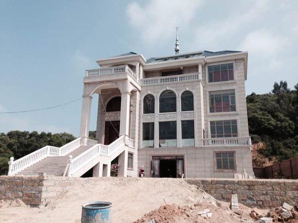 曬曬福建莆田的農(nóng)村別墅，你見過這么霸氣奢華的房子嗎