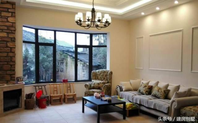 女漢子大年三十不看春晚籌劃建房，有壁爐、露臺(tái)和薔薇花墻