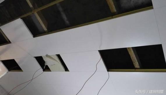 女漢子大年三十不看春晚籌劃建房，有壁爐、露臺(tái)和薔薇花墻