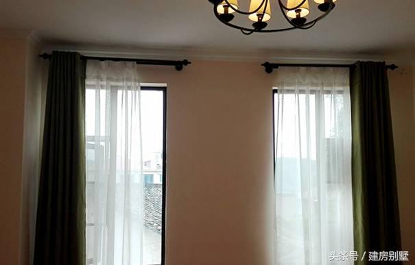 女漢子大年三十不看春晚籌劃建房，有壁爐、露臺(tái)和薔薇花墻