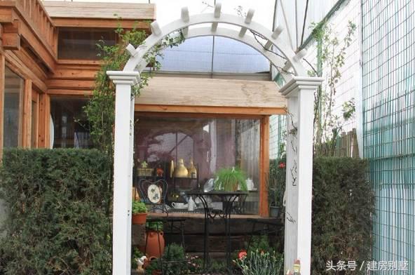 上海兄妹自建兩棟農(nóng)村別墅，父母住在一層小平房，合適嗎？