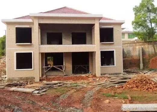 拆掉50年代的祖屋建二層別墅，卻被諷工廠流水線制造，為何？