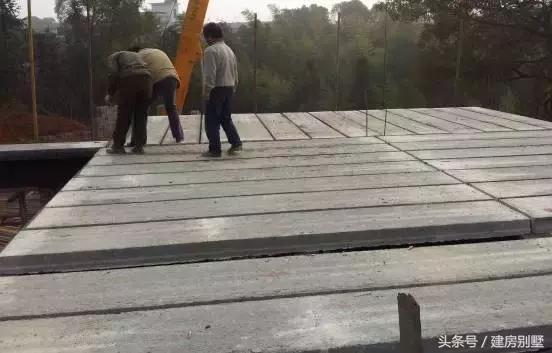 拆掉50年代的祖屋建二層別墅，卻被諷工廠流水線制造，為何？