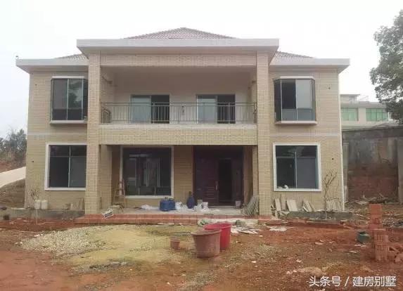 拆掉50年代的祖屋建二層別墅，卻被諷工廠流水線制造，為何？