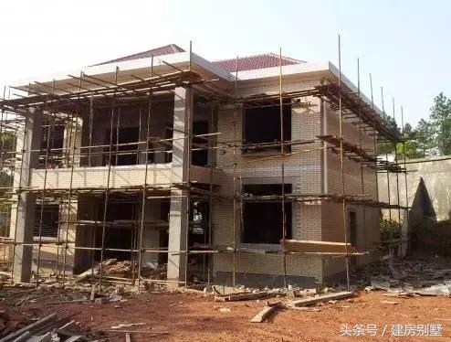 拆掉50年代的祖屋建二層別墅，卻被諷工廠流水線制造，為何？