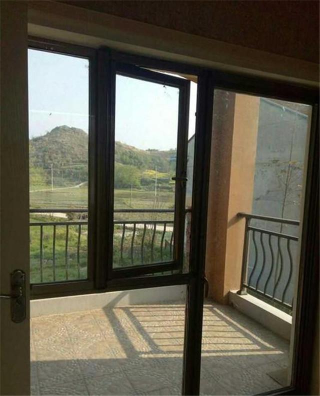 曬曬我的自建房，村里首富花了65萬蓋的，全村人都搶著要參觀