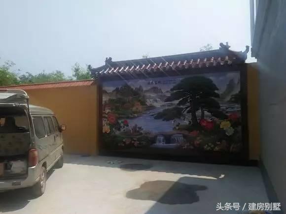 河北兄弟自建兩層聯(lián)排住宅，外觀氣勢(shì)仿若“故宮”