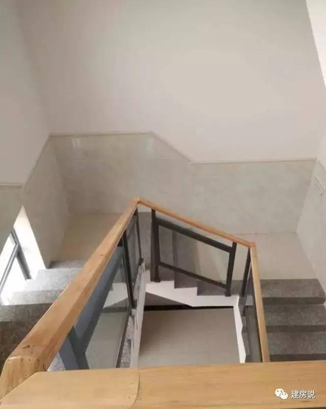 云南網(wǎng)友53萬自建三層洋別墅，內(nèi)設(shè)KTV媲美百萬豪宅