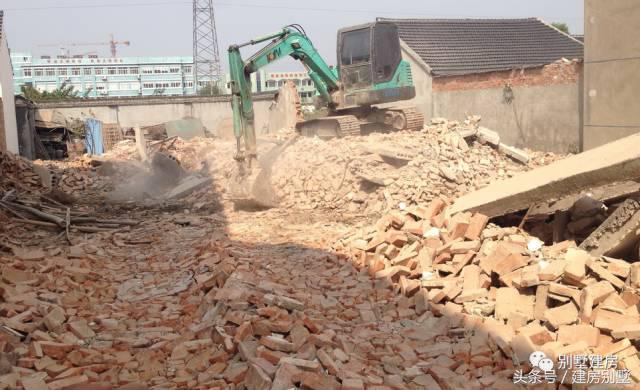 70后浙江美女回老家建三層別墅，孝敬爸媽，頤養(yǎng)天年