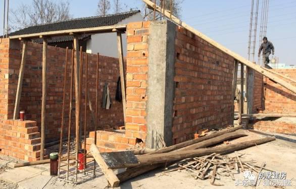 70后浙江美女回老家建三層別墅，孝敬爸媽，頤養(yǎng)天年