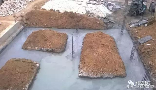 廉江海鮮老板自建四層農(nóng)村別墅，價值70萬，你說值不值？