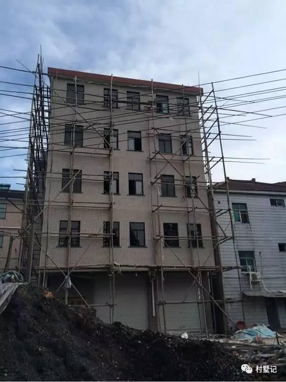 山東老板曬90萬(wàn)的農(nóng)村自建房，房間大的可以當(dāng)教室用