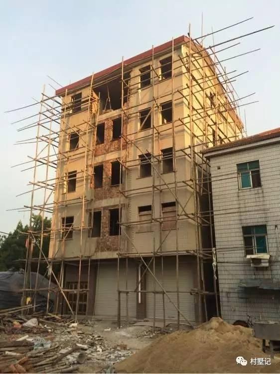 山東老板曬90萬(wàn)的農(nóng)村自建房，房間大的可以當(dāng)教室用