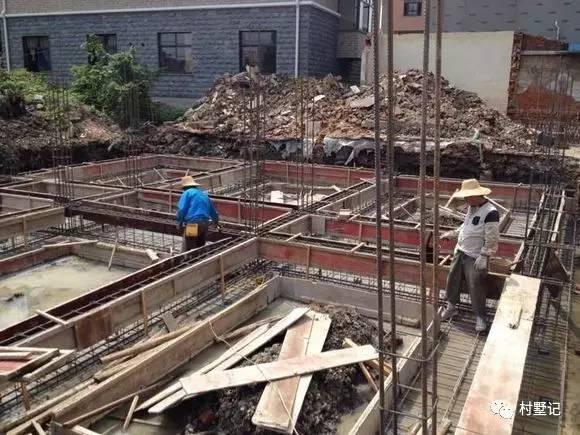 山東老板曬90萬(wàn)的農(nóng)村自建房，房間大的可以當(dāng)教室用