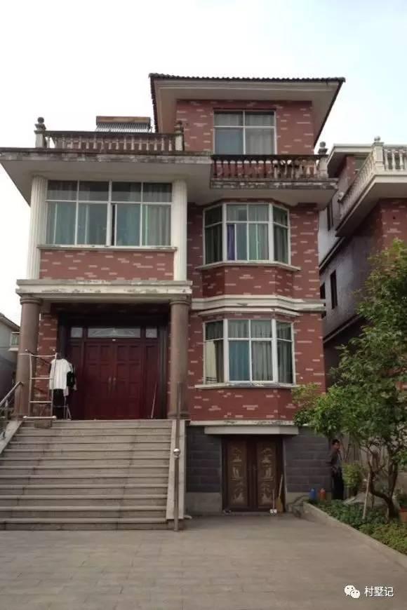 山東老板曬90萬(wàn)的農(nóng)村自建房，房間大的可以當(dāng)教室用