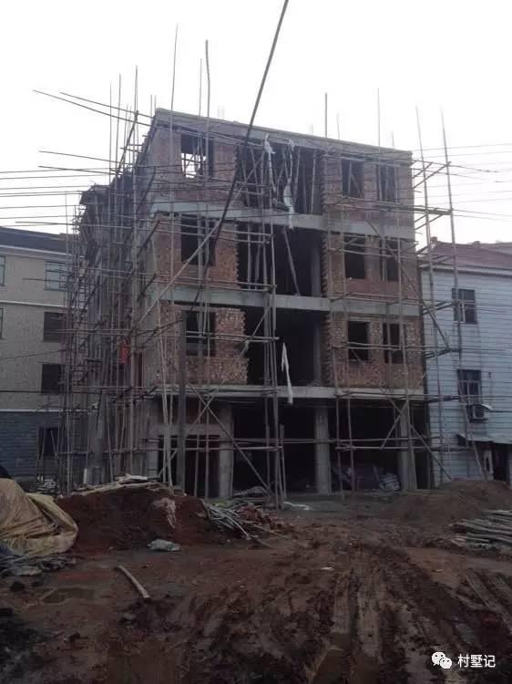 山東老板曬90萬(wàn)的農(nóng)村自建房，房間大的可以當(dāng)教室用