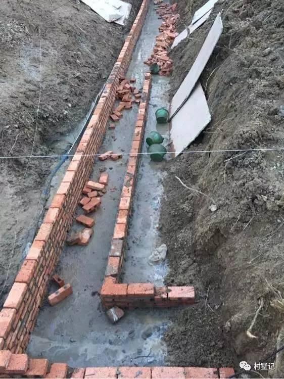 安徽網(wǎng)友為父母自建二層復(fù)式農(nóng)村別墅，美得不敢看