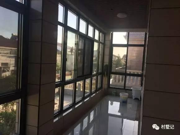 「附裝修實(shí)拍」兩層自建農(nóng)村別墅，看后才覺得自家的房子白建了