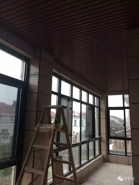 「附裝修實(shí)拍」兩層自建農(nóng)村別墅，看后才覺得自家的房子白建了