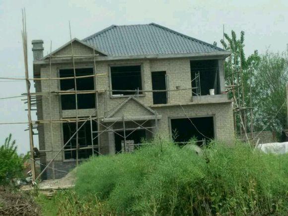 小伙花50萬為父母建別墅養(yǎng)老，卻被網(wǎng)友噴慘了