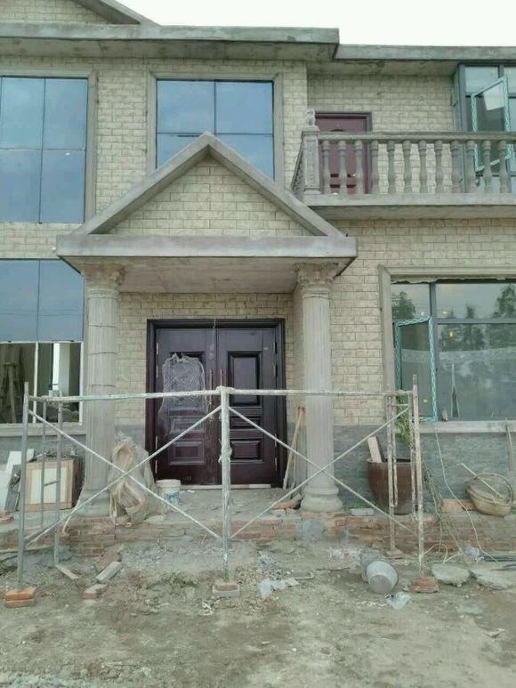 小伙花50萬為父母建別墅養(yǎng)老，卻被網(wǎng)友噴慘了