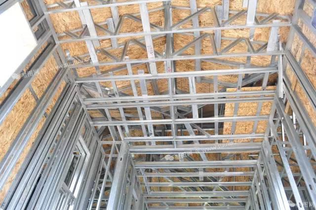 不用一磚一瓦建能抗9級地震的別墅，建造時間還特別短