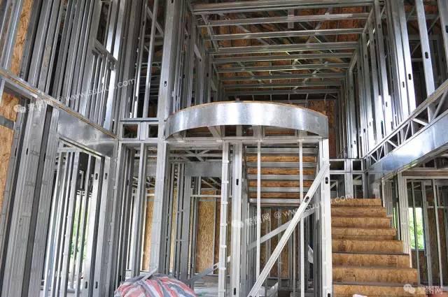 不用一磚一瓦建能抗9級地震的別墅，建造時間還特別短