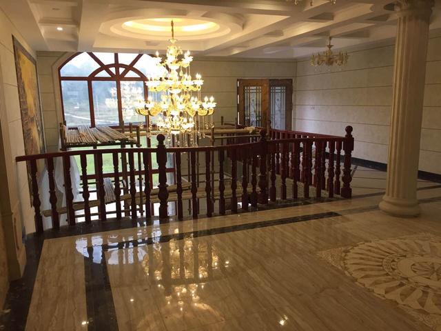 三層復(fù)式小別墅，都說不管從哪個方向看都好看，這錢花的太值了！