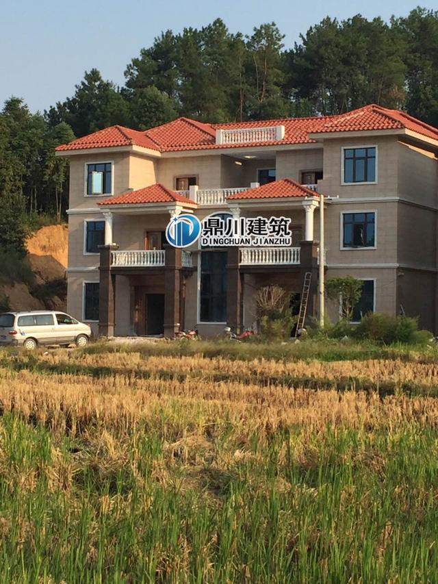 三層復(fù)式小別墅，都說不管從哪個方向看都好看，這錢花的太值了！