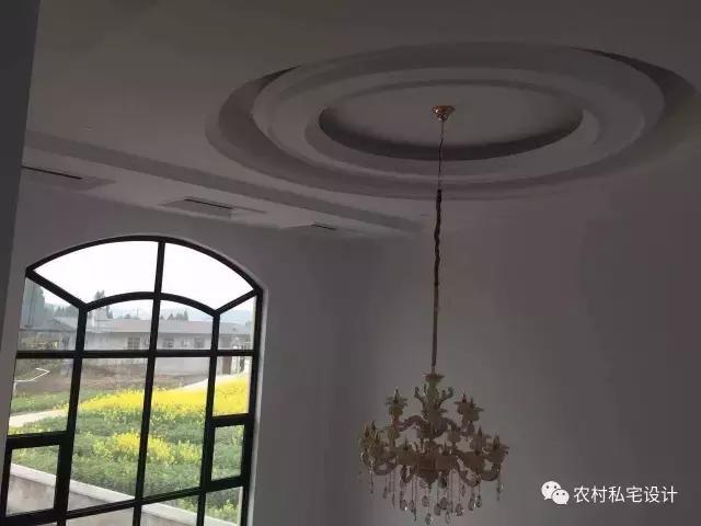 網(wǎng)友曬50萬農(nóng)村別墅，依山傍水還有花田半畝，鄰居嫉妒到不行