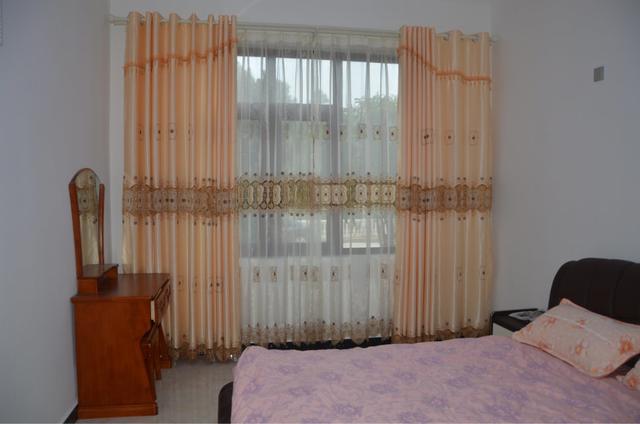 本套小別墅建成后，全村男女老少都來圍觀，主體30萬，貴嗎？