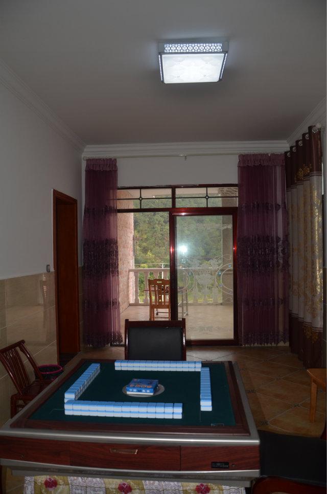 本套小別墅建成后，全村男女老少都來圍觀，主體30萬，貴嗎？