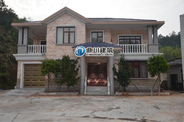 本套小別墅建成后，全村男女老少都來圍觀，主體30萬，貴嗎？