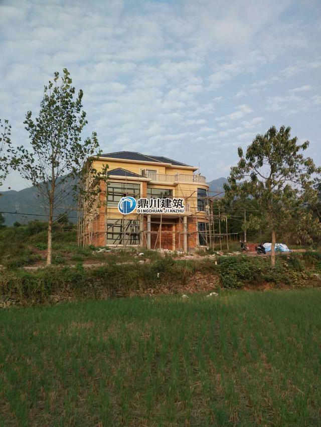 這款三層簡歐小別墅，都說建出來比效果圖好看，你們覺得呢？