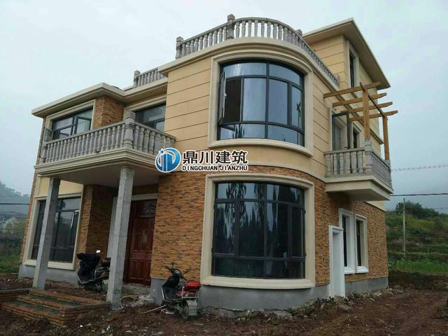 這款三層簡歐小別墅，都說建出來比效果圖好看，你們覺得呢？