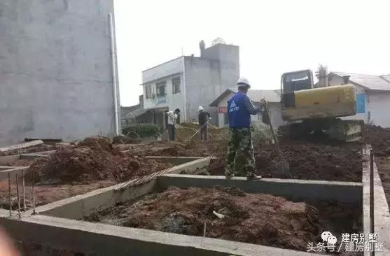 兩層別墅圖跟五六十萬的別墅相比絲毫不差，簡單實用