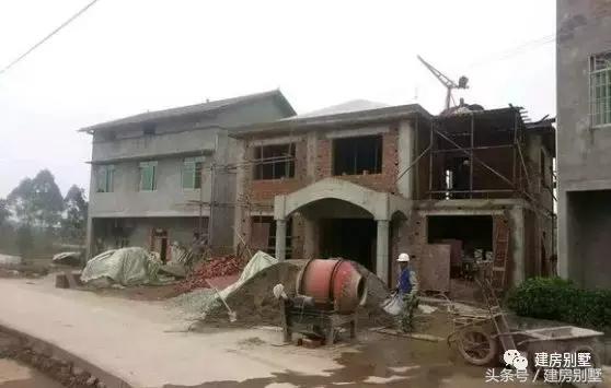 兩層別墅圖跟五六十萬的別墅相比絲毫不差，簡單實用