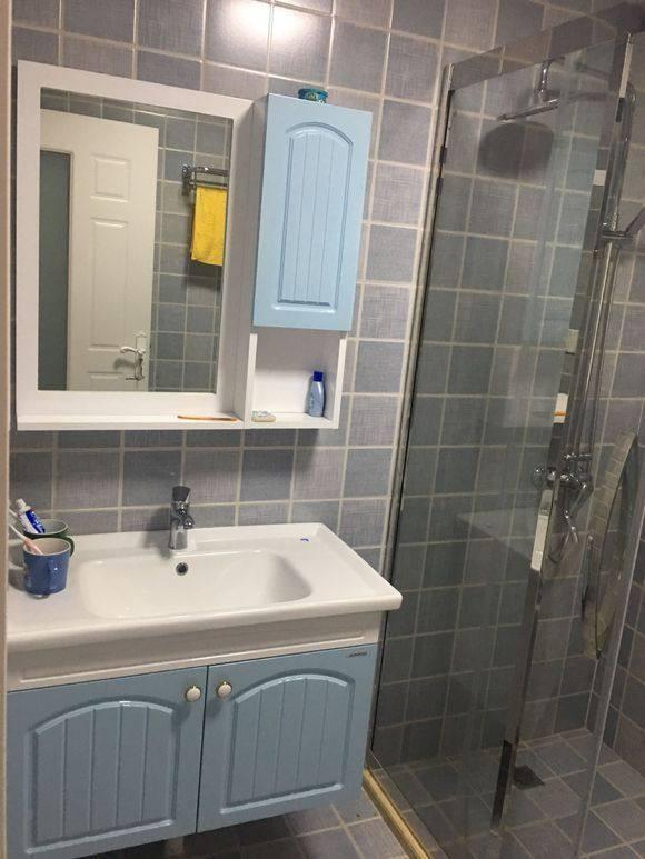 6萬簡單裝修的婚房，簡單美觀，可朋友都說墻上貼花太幼稚了，大家看看呢？