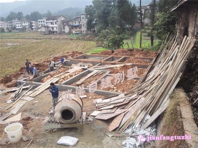 100平方米簡歐式二層農(nóng)村自建房，10*10米，簡單實用。