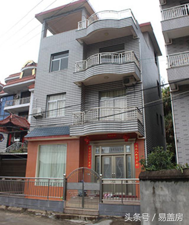 三層歐式別墅圖，方、圓的經(jīng)典結合，讓你在村內(nèi)享受品質生活