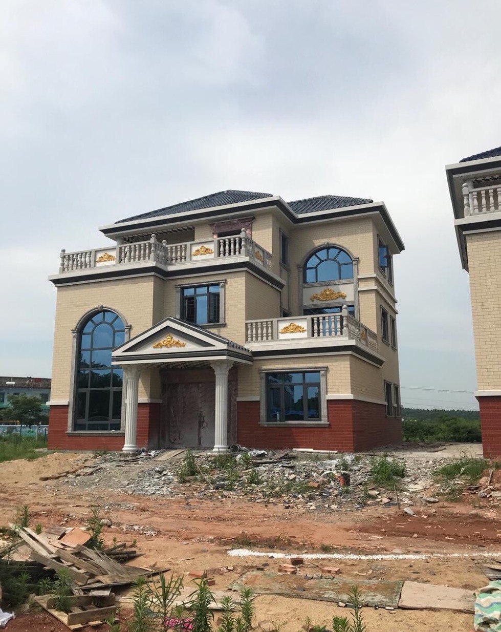 實景拍攝三層30萬別墅圖片大全，蓋好全村都跟風！