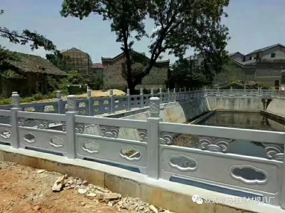 水泥藝術(shù)圍欄模具越來越流行，給城市和農(nóng)村增添色彩