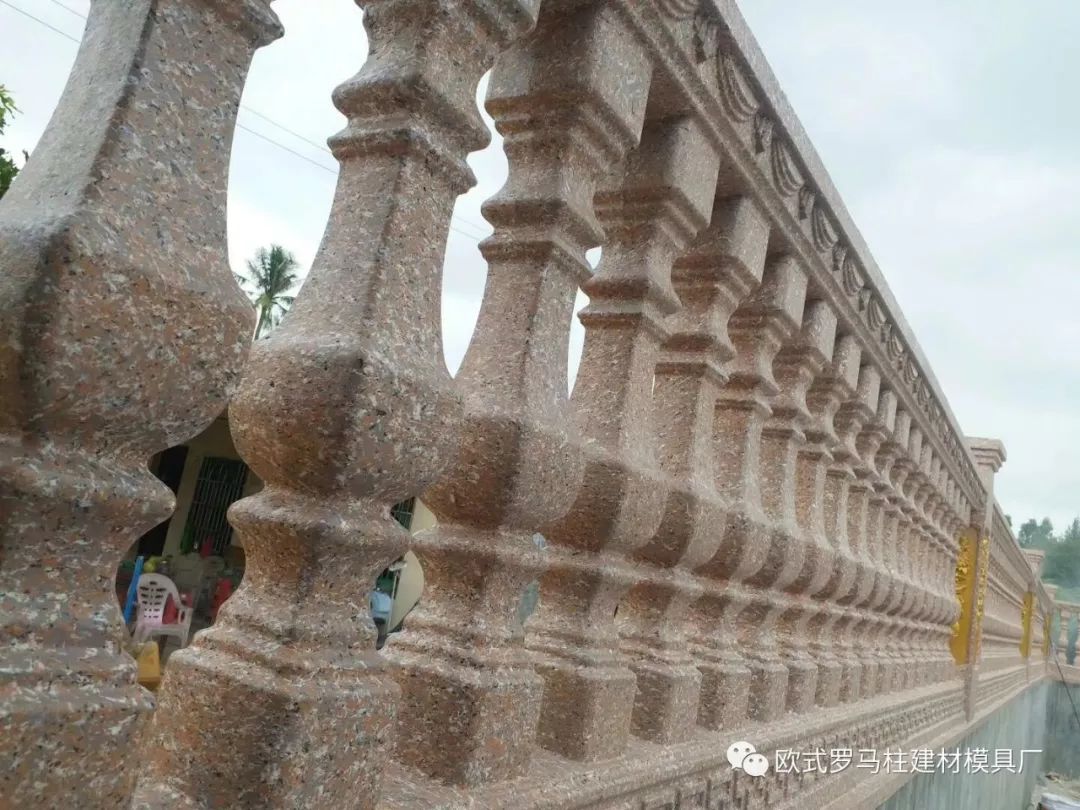 水泥藝術(shù)圍欄模具越來越流行，給城市和農(nóng)村增添色彩