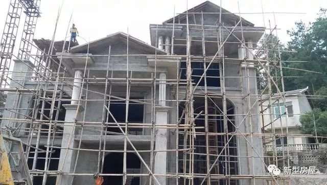 農(nóng)村自建房羅馬柱怎么做？GRC水泥預(yù)制、模板現(xiàn)澆羅馬柱