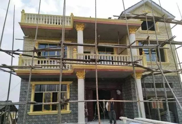 農(nóng)村自建房羅馬柱怎么做？GRC水泥預(yù)制、模板現(xiàn)澆羅馬柱