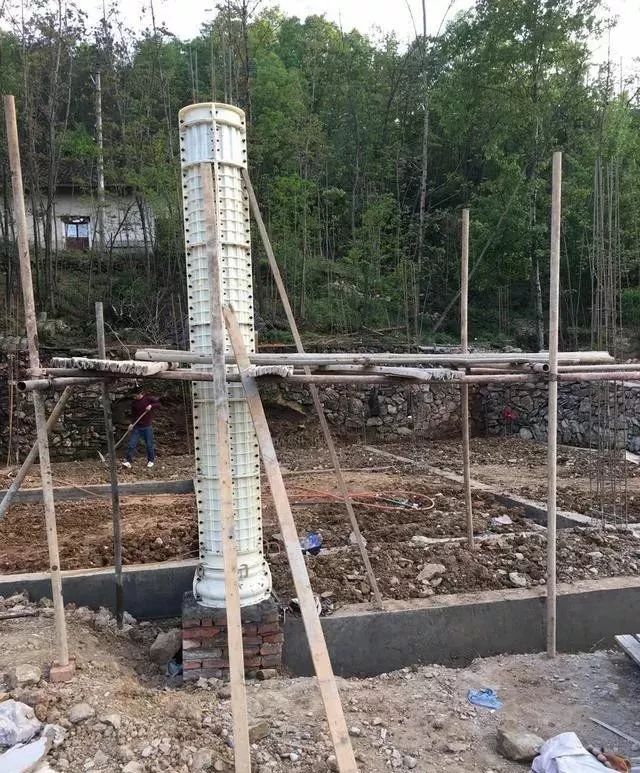 農(nóng)村自建房羅馬柱怎么做？GRC水泥預(yù)制、模板現(xiàn)澆羅馬柱