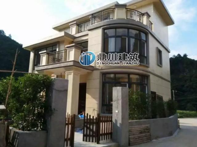 一套別墅，兩種布局設(shè)計(jì)，三層簡(jiǎn)歐風(fēng)格的別墅設(shè)計(jì)圖，造價(jià)只要28萬，建好驚艷鄰里鄉(xiāng)親